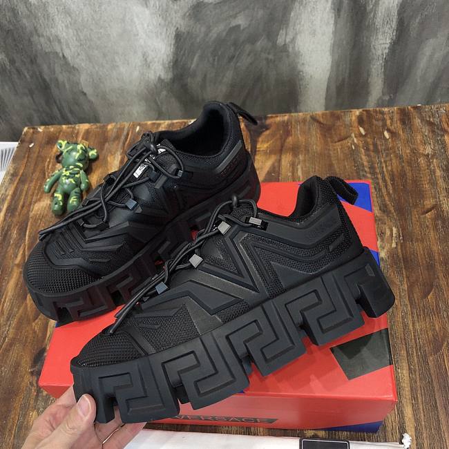greca labyrinth trainers